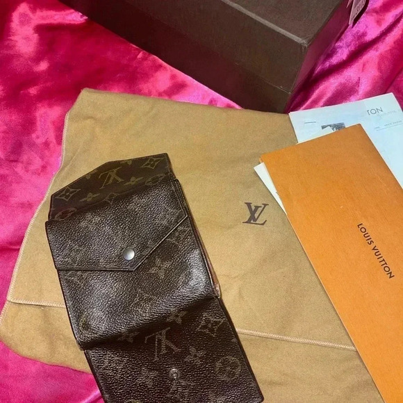 AUTHENTIC VINTAGE LOUIS VUITTON TRAVEL BUM BAG - Picture 5 of 13